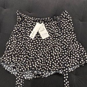 NWT Zara Daisy Skort